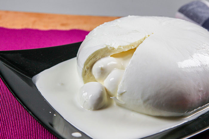 Mozzarella di latte di Bufala farcita